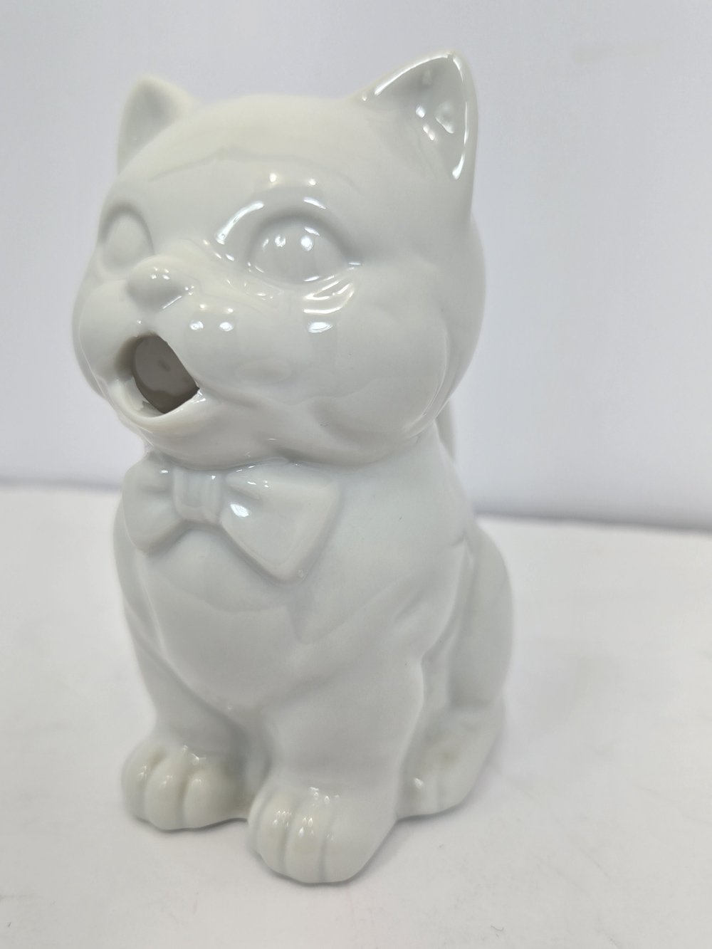 Pier 1 Imports Vintage Cat-shaped Creamer Pitcher White Glazed Ceramic/Porcelain